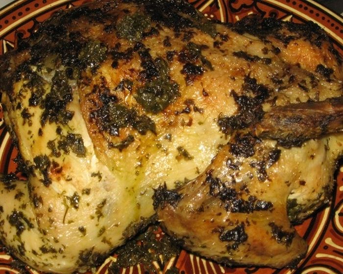 Курица, фаршированная мясом и яйцами
