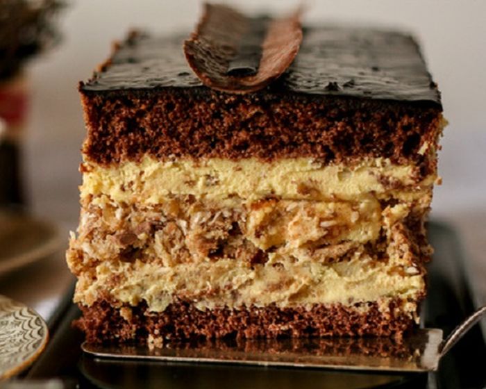 Шоколадный торт с безе ореховым, популярные рецепты