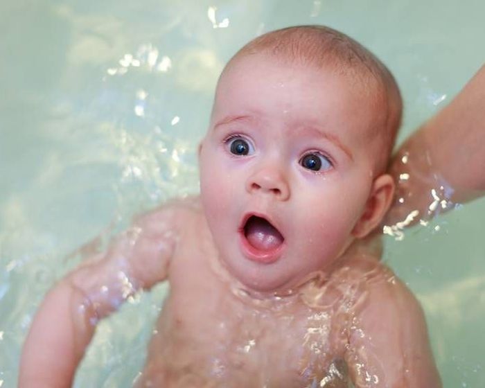Чтоб ребёнок купаться не боялся, семейные правила